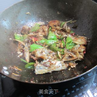 干椒干锅鱼头的做法步骤：12