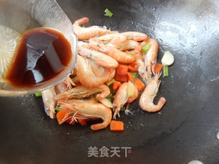 双椒炒大虾的做法步骤：8