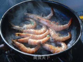 盐煎虾的做法步骤：7