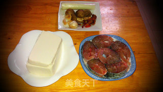 干锅豆腐鱼的做法步骤：1