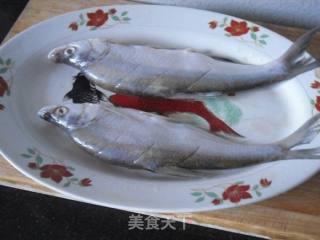 烧烤味白条鱼的做法步骤：2