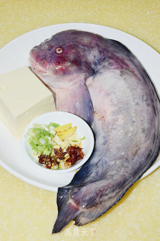 海兔鱼炖豆腐的做法步骤：1