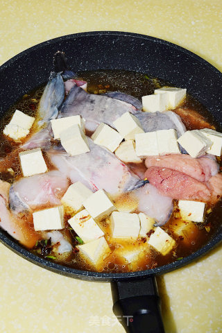 海兔鱼炖豆腐的做法步骤：5