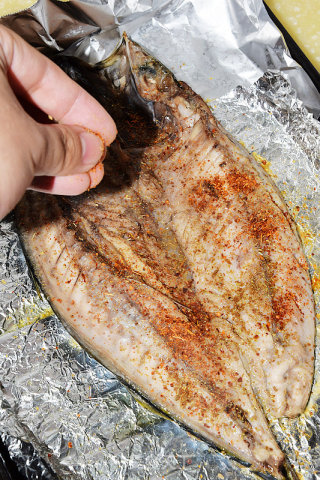【烤鲐鲅鱼】--寒冬最美味的烤鱼的做法步骤：6