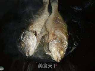烧黄花鱼的做法步骤：3