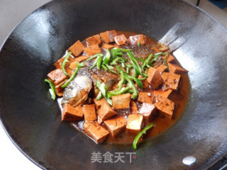 红烧鲫鱼豆腐的做法步骤：12