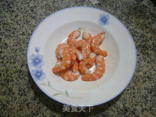 尖椒虾肉炒黑木耳的做法步骤：2