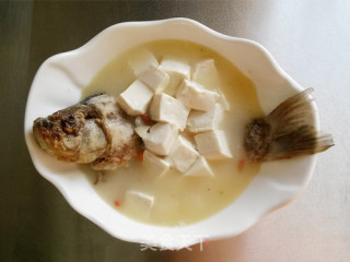 不用任何增鲜调料也很鲜美的汤——枸杞鲫鱼豆腐汤的做法步骤：11