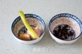 用传统的方法制作冰凉开胃的【豉汁小黄鱼】的做法步骤：5