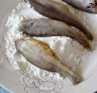 用传统的方法制作冰凉开胃的【豉汁小黄鱼】的做法步骤：19