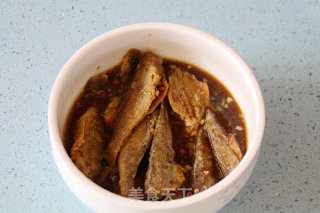 用传统的方法制作冰凉开胃的【豉汁小黄鱼】的做法步骤：23