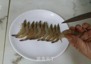 蒜蓉烤大虾的做法步骤：1