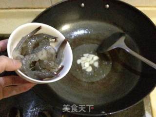 私房菜：香菇西芹炒虾仁的做法步骤：5