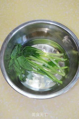 【葱烧海参】---如何熬制一碗好的葱油的做法步骤：9