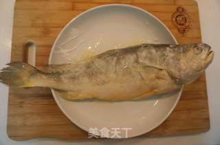 家常铁锅焖鱼的做法步骤：3