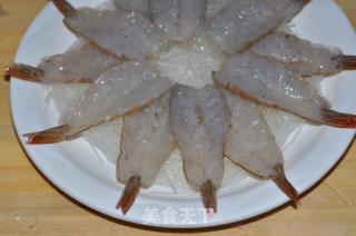 蒜茸粉丝蒸虾的做法步骤：6