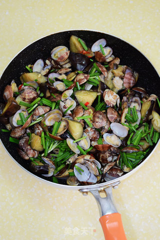 【蛤蜊炖茄子】--蔬菜与海鲜最完美搭配典范的做法步骤：6