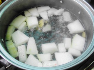 开胃解暑--冬瓜双花海鲜汤的做法步骤：3