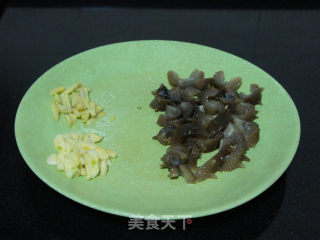油豆板栗煨海参的做法步骤：4