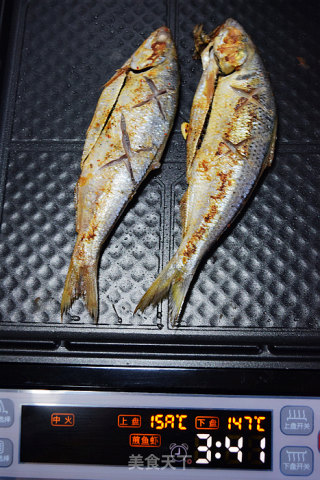 【香煎青鳞鱼】---刺多的鱼更美味的做法步骤：4