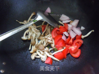 养生可以这样吃---菌香番茄鲍鱼汤的做法步骤：4