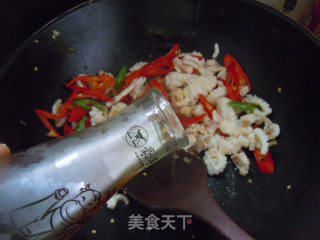 酱香味美---蒜香茄汁炒鱿鱼的做法步骤：8