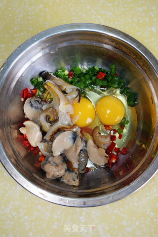 【象拔蚌炒鸡蛋】---鲜美爽脆象拔蚌最家常做法的做法步骤：3