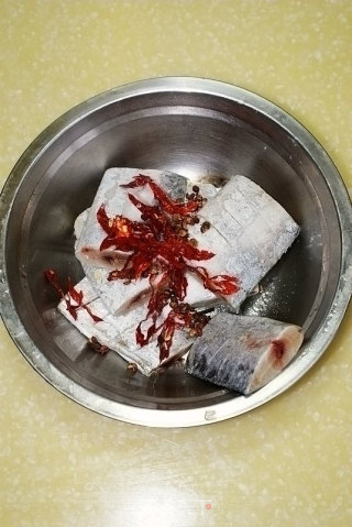 【一卤鲜带鱼】---胶东特色的腌制海鱼方法的做法步骤：3