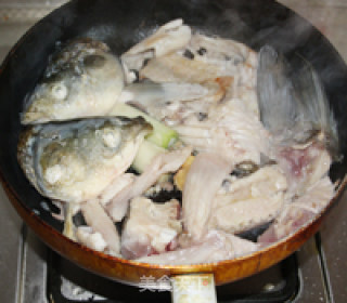 砂锅鱼杂豆腐煲的做法步骤：3