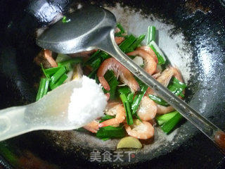 大蒜炒鲜虾的做法步骤：8