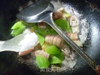 莴笋炒虾蛄的做法步骤：10