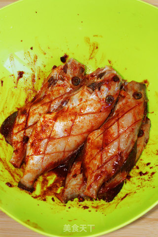 三步轻松做出奥尔良口味的烤马面鱼的做法步骤：5