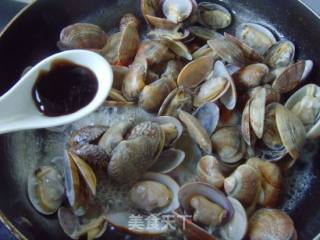 香辣鲜美---罗勒炒蛤蜊的做法步骤：5