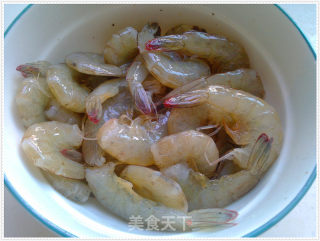 椒盐基围虾的做法步骤：3
