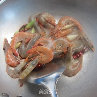 麻辣吮指虾的做法步骤：3