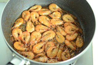 鲜虾也可以香浓下饭----蒜香基尾虾的做法步骤：7