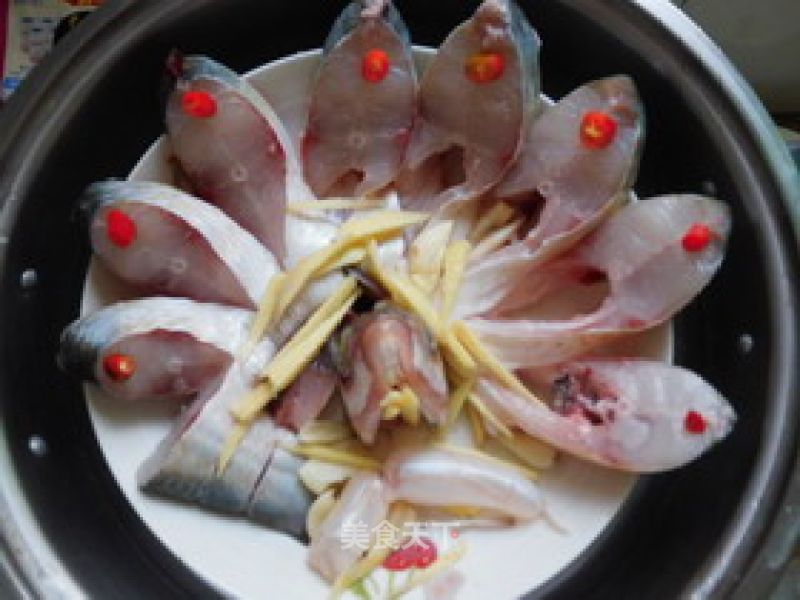 清蒸孔雀鳊鱼的做法