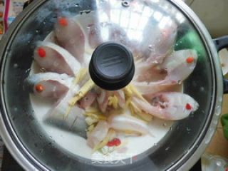 清蒸孔雀鳊鱼的做法步骤：6
