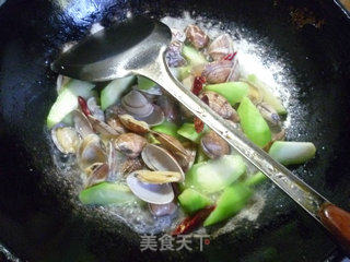 丝瓜炒花蛤的做法步骤：7