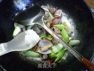 丝瓜炒花蛤的做法步骤：8