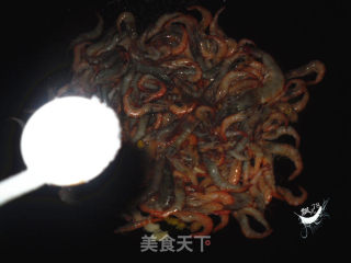 紫苏炒河虾的做法步骤：4