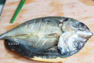 深夜食堂——香烤竹荚鱼的做法步骤：1