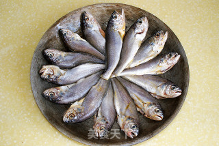 锅贴黄花鱼的做法步骤：5