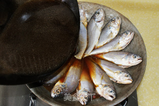 锅贴黄花鱼的做法步骤：12