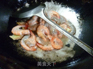 辣椒酱炒鲜虾的做法步骤：7