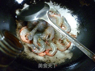 辣椒酱炒鲜虾的做法步骤：6