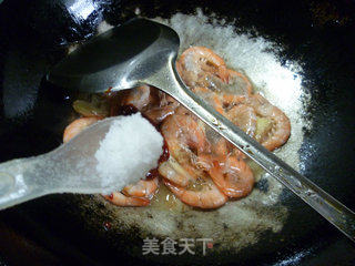 辣椒酱炒鲜虾的做法步骤：9