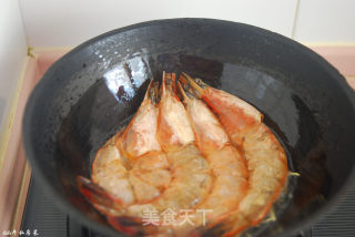 色泽亮丽味香飘逸鲜嫩微甜的美味佳肴—油焖大虾的做法步骤：5