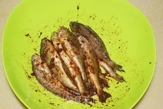 香烤黄花鱼的做法步骤：9