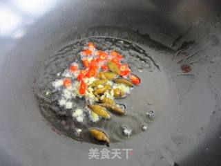 酸豆角炒虾米的做法步骤：5
